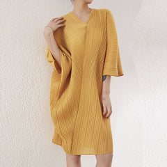 Women's Pleated Batwing Sleeve Dress