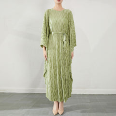 Large Size Batwing Sleeve Jacquard Pleated Dress