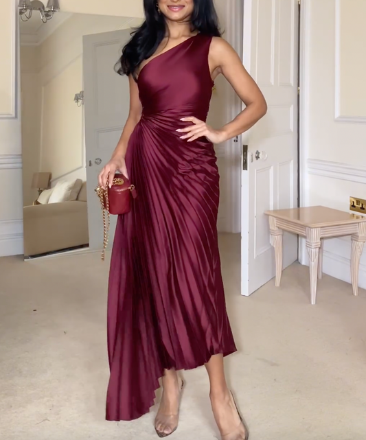 Chic Burgundy Pleated Midi Dress